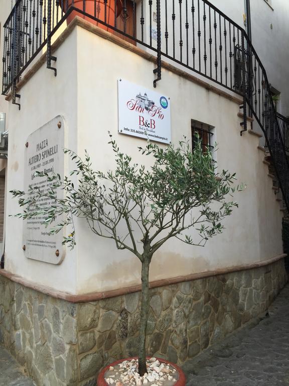 San Pio Bed & Breakfast คาริอาตี ภายนอก รูปภาพ